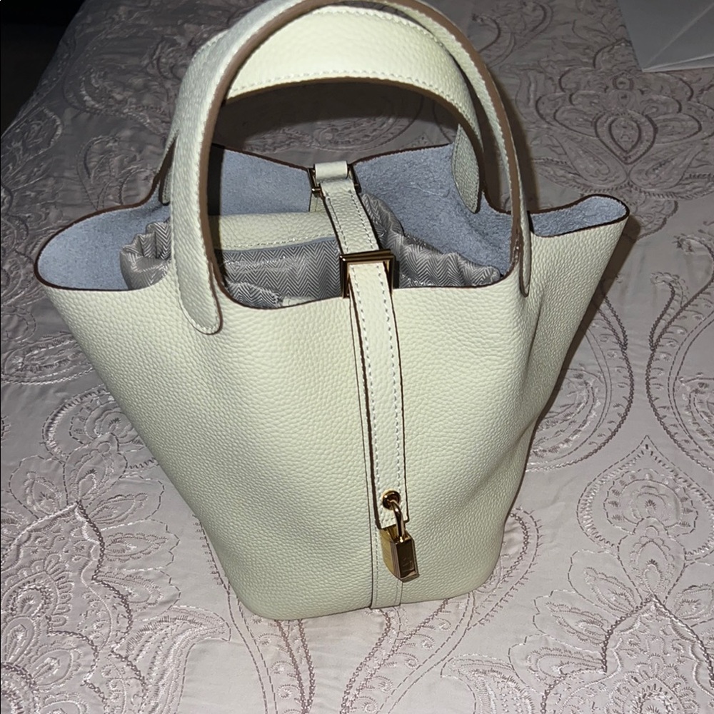 Elegant Cream Handbag